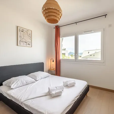 Confortable 3 Pieces De 70m Proche Et Vieille Анси
